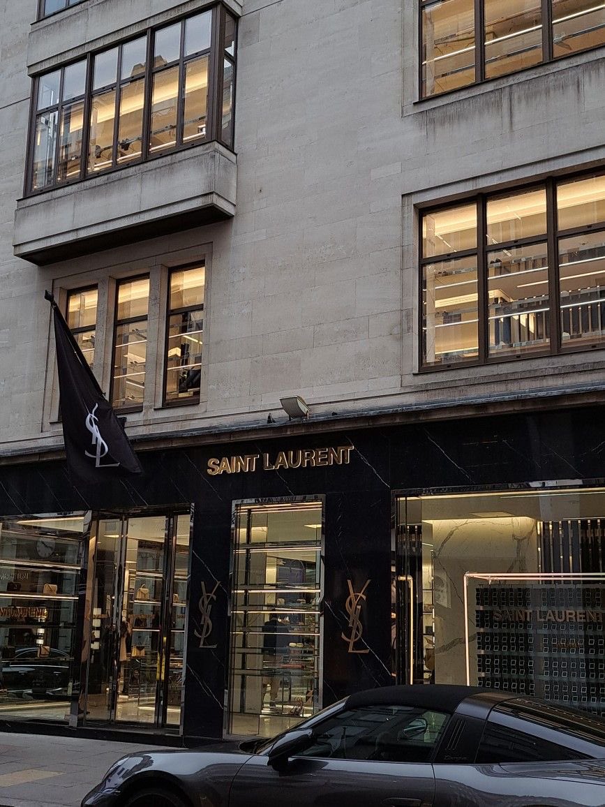 modernlilithh's tweet photo. ysl girlie ✨ https://t.co/TDWfmikUX9