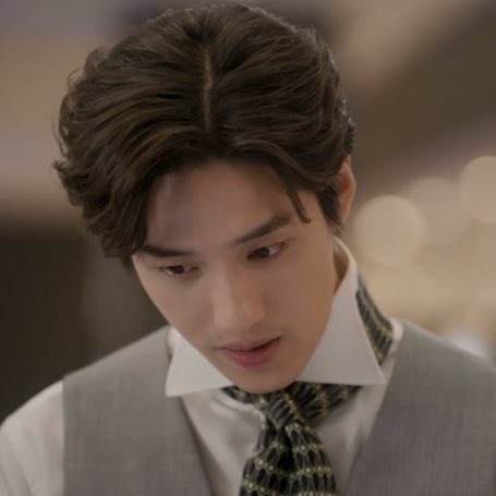 belloyem__'s tweet photo. ช้อยอย่าจับผิดพี่ใหญ่สิคะ 😅 ก็ไม่ได้พิรุธอะไรป่ะ555555555555555555555555 ไม่มีใครสงสัย ไม่มีใครดูออกหรอกค่ะ 😂🫵🏼

 #หนึ่งในร้อยep6 , #thanapob_lee https://t.co/o7CIyc2zhQ