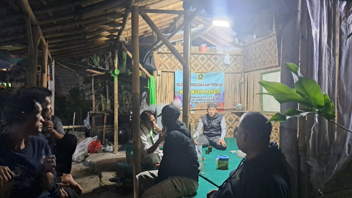 AgungDelly's tweet photo. Jumat ( 09 / 08 ) Delly Agung Rifansyah Luhkan Kabupaten Bogor, di Kelompok Mina Mulya Mandiri Desa Jambuluwuk Kecamatan Ciawi , Kegiaan Pertemuam Kelompon Bulanan Lanjutan Part 2. #giatluhkansatmingkalbogor #Kabbogor #Aktivitas #Budidaya https://t.co/cBfFGPAhLV