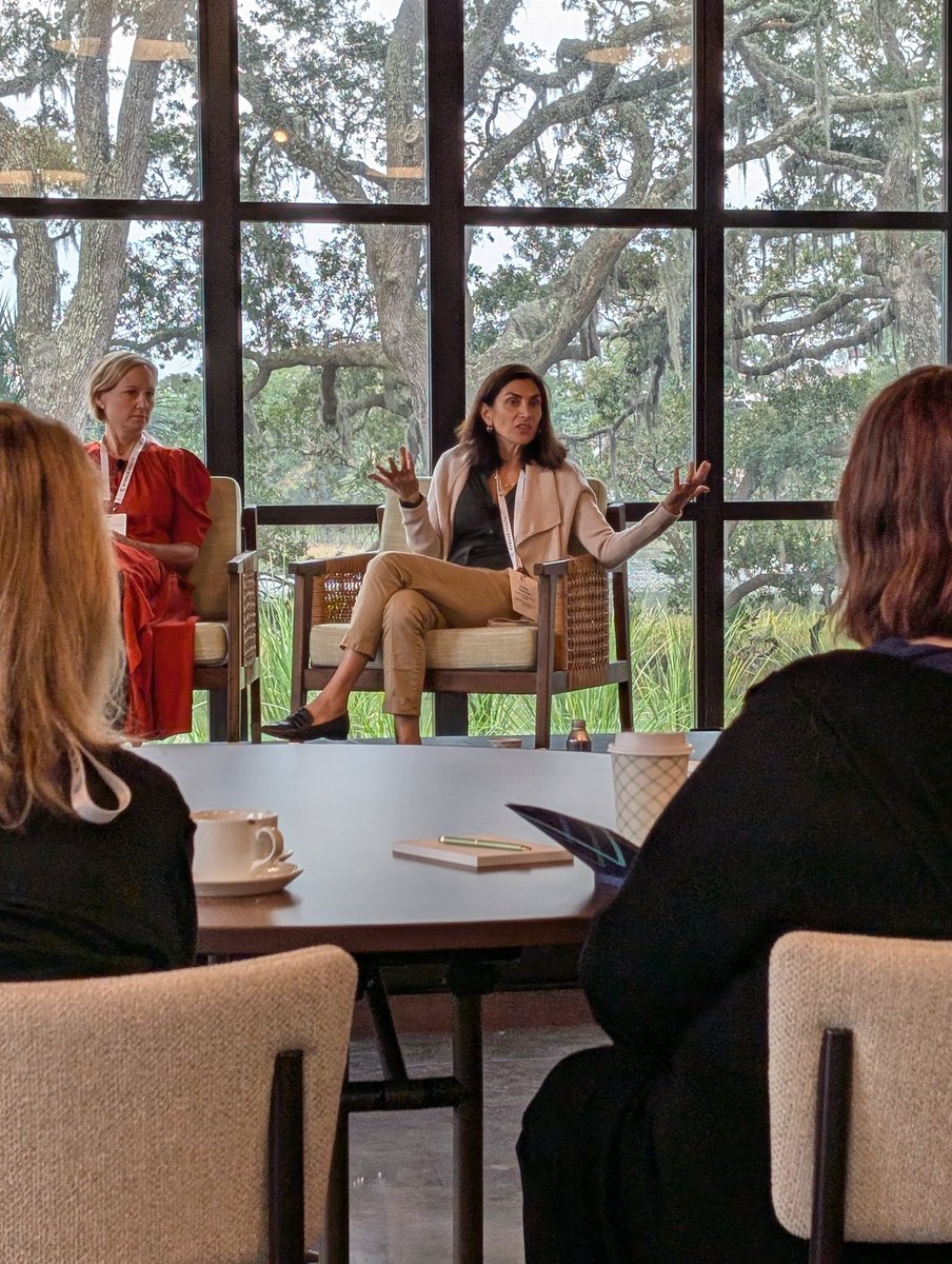 Colin_Hung's tweet photo. "Healthcare's digital front door needs to expand beyond the point where patients are seeking care. We need to engage them even before that." Lara Terry @BMedicalC making the argument to keep patients healthy vs funneling them towards ED. @kyruushealth #ptexp #patientexperience https://t.co/LFMsD8jo6j