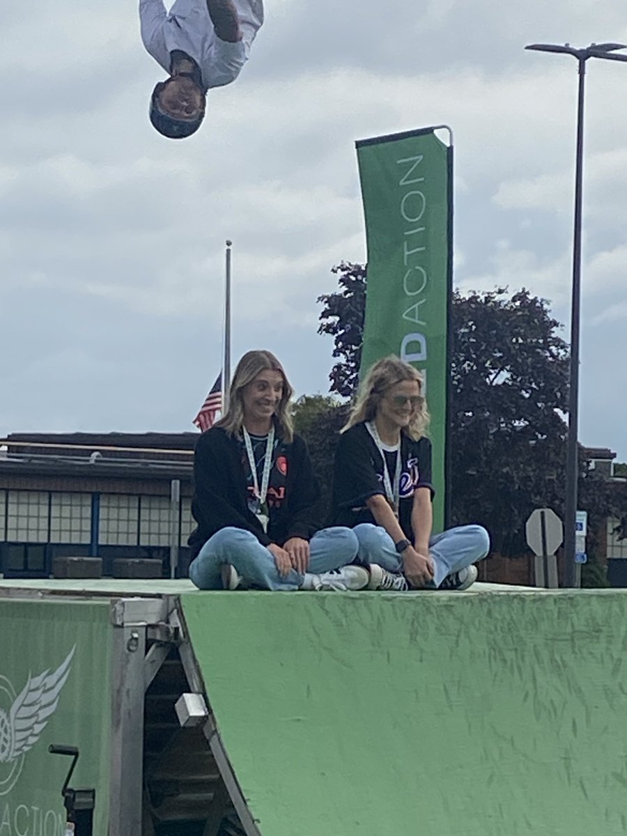 VMESMustangs tweet media