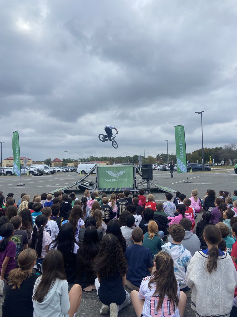 Thank you to our VMES PTA for sponsoring our BMX Bike show to celebrate working together as a team! ⁦<a href="/PtaVmes/">VMES PTA</a>⁩ ⁦<a href="/BrickSupt/">Thomas G. Farrell, Ed.D., M.B.A.</a>⁩ ⁦@MsMac_BTPS⁩ ⁦@rmblessing⁩ ⁦@VMES_Bayles⁩ ⁦<a href="/BTPSLearns/">BTPSLearns</a>⁩