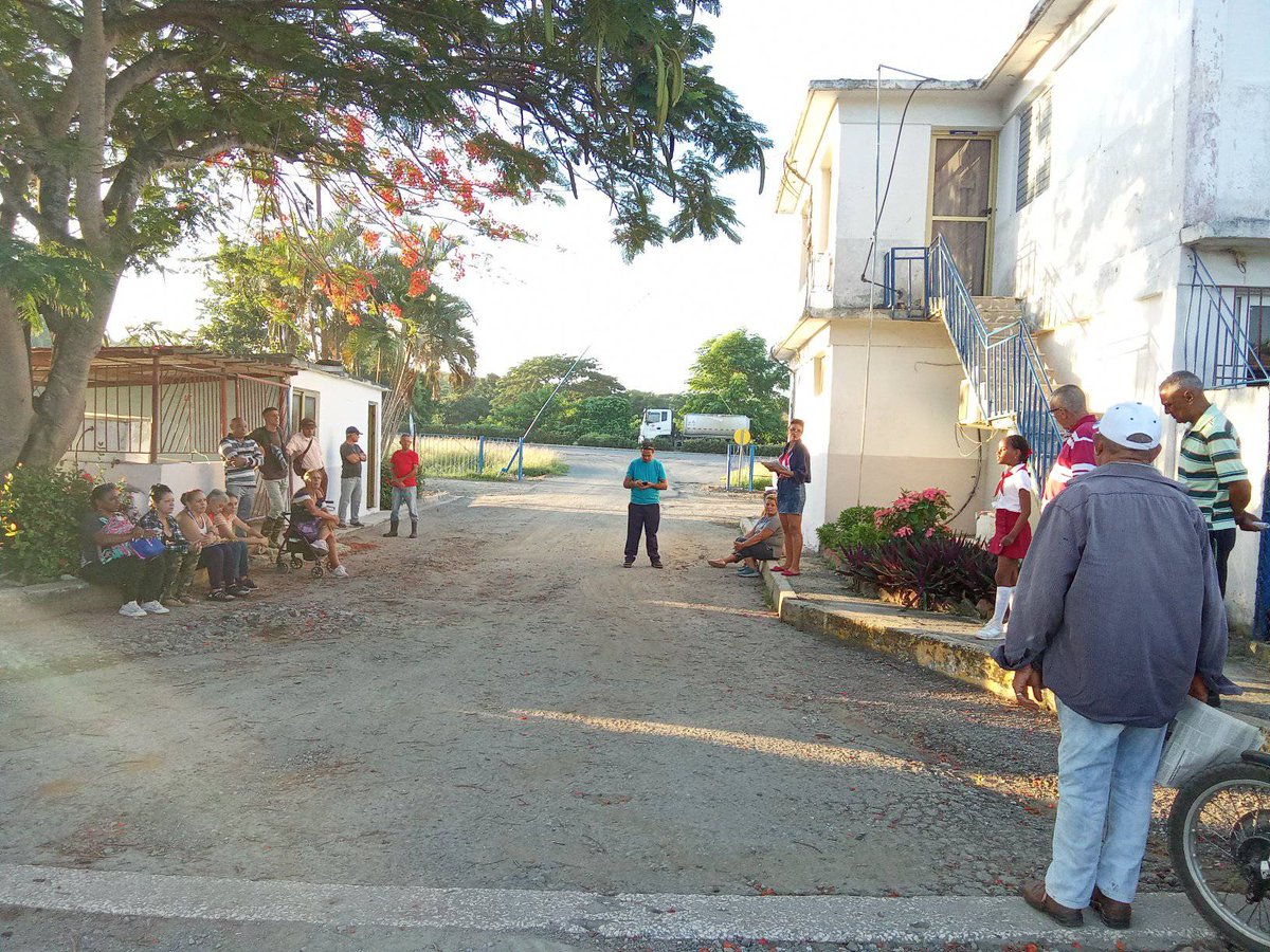 Matutino semanal en la Empresa de Acueducto y Alcantarillado Las Tunas, donde se le hace homenaje al Che por la jornada Camilo y Che que inició el día de ayer.
#LasTunas
#VamosPorMás
#Cuba🇨🇺