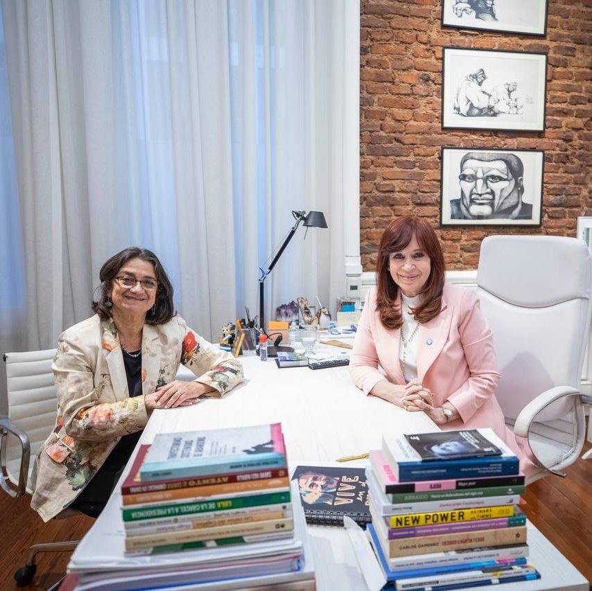 LuciaCorpacci's tweet photo. Inteligencia, formación, coraje, todo para dar!!. 
@CFKArgentina Mi admiración y cariño, siempre. https://t.co/jzlowz8bqi