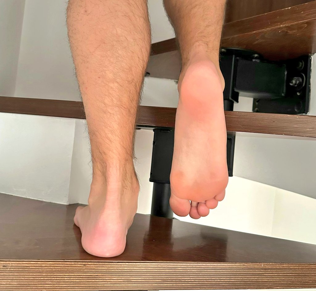 AlphaGod04's tweet photo. 🇮🇹 Un passo alla volta per schiacciare la vostra "dignità" da inutili vermi 🦶🏼🪱 

🇬🇧 One step at a time to crush your so-called ‘dignity’ as the worthless worms you are 🦶🏼🪱 

https://t.co/DgNAshZsG9 https://t.co/sWhL24qowT