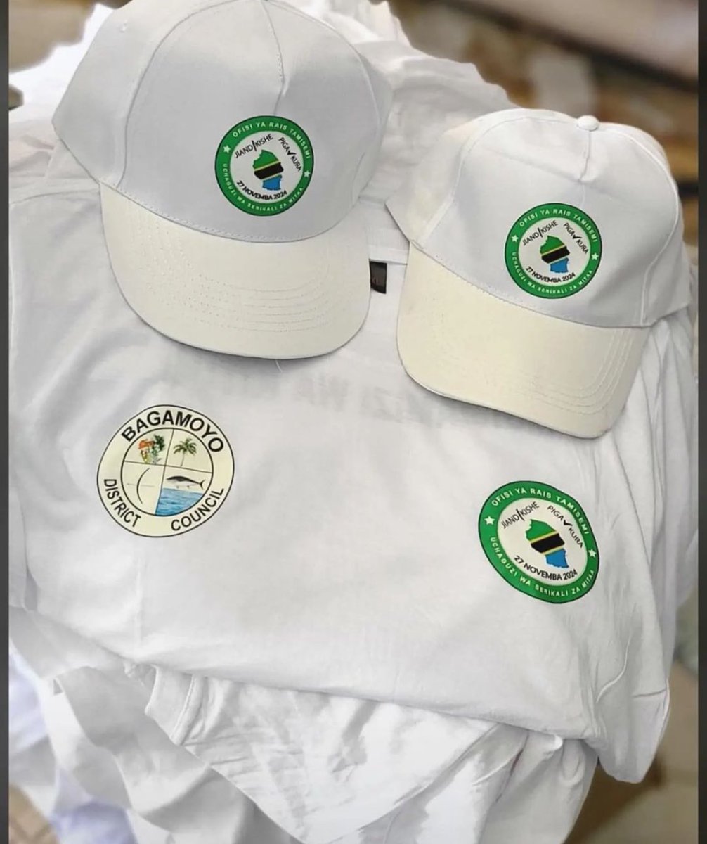 Pichanzurii's tweet photo. Kwa uhitaji wa #kuprint Tshirts kwa ajili ya kikundi, kampuni au Watu binafsi usisite kunicheki nikutengenezee 🌸
Inagharimu 15,000/= tu kuanzia Tshirt 10 na kuendelea . apo tshirts ni juu yangu.
📍Sinza kumekucha
☎️ 0786445451
Mikoani tunasafirisha pia https://t.co/LXzsNRCj46