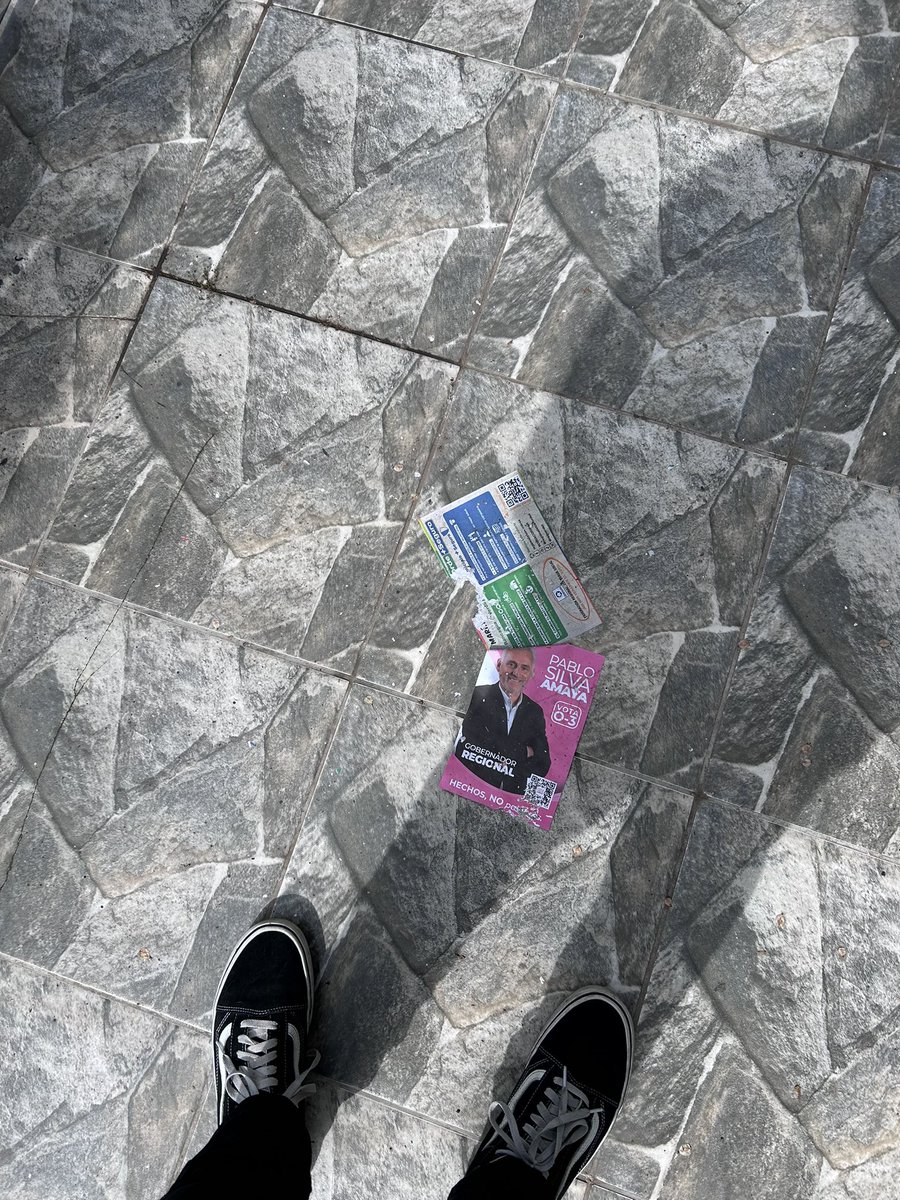 evankubrick's tweet photo. @psilvaamaya SI SIGUEN TIRANDO BASURA A MI CASA LO VOY A DEMANDAR https://t.co/sF7eW234aZ