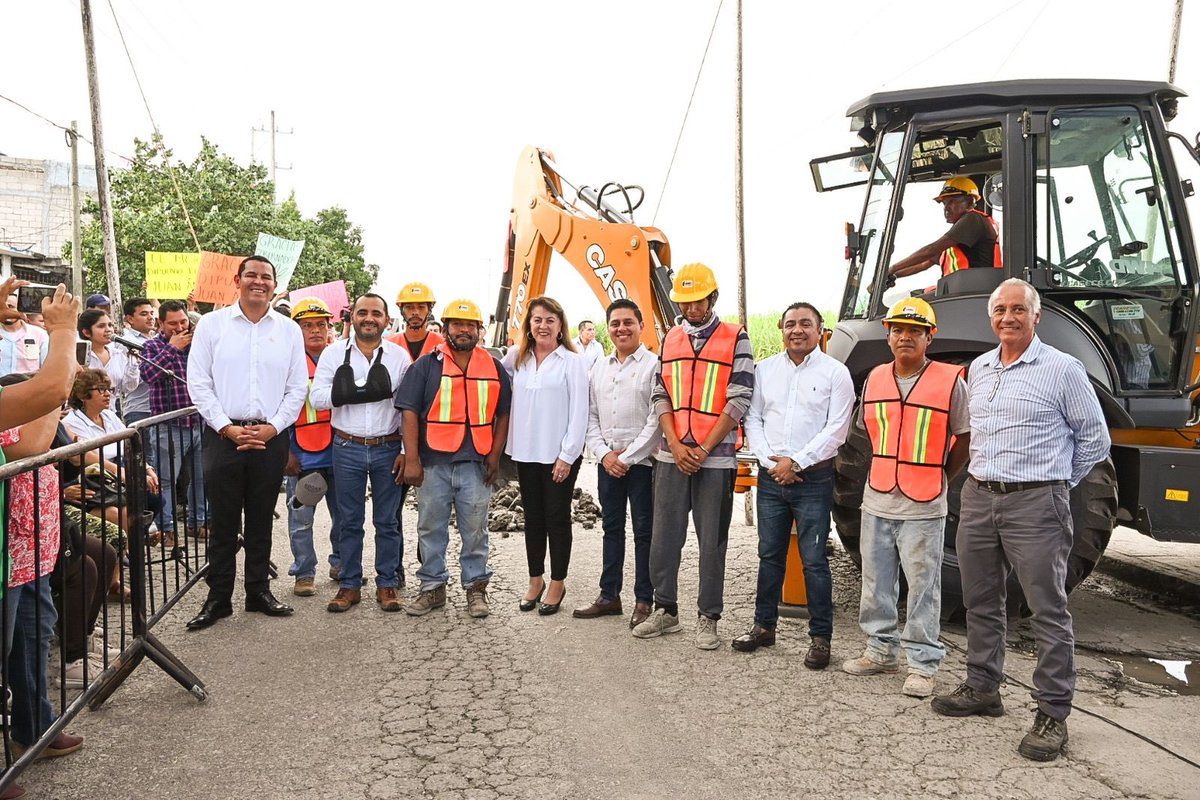 margarita_gs's tweet photo. 🌟 Dimos inicio al programa de rehabilitación y obra del ‘Circuito Tierra y Libertad’ en #Morelos, un proyecto que nos une y transforma. Comenzamos con la rehabilitación de la carretera Jojutla-Instituto Tecnológico de Zacatepec, beneficiando a más de 90 mil habitantes. Seguimos trabajando por caminos seguros y accesibles para todas las comunidades. ¡Este es solo el inicio! 🚜💪
#LaTierraQueNosUne
