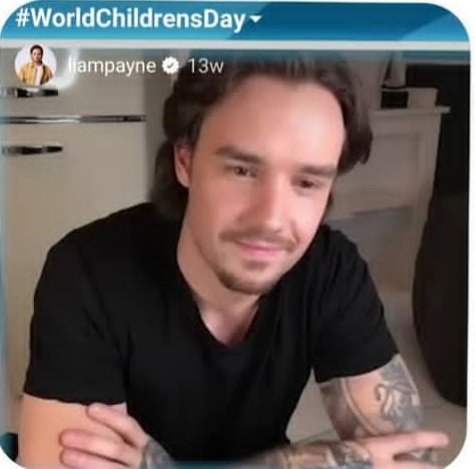 Mahgol7rh's tweet photo. Liam payne is an angel thread: 😇 

on children's day Liam was the
 person who shared his platform with a girl from Yemen and she could able to say her words 
Liam Payne said: Every child in this world should be able to fulfill their dreams🤍🌸
#FreeLiam 
#AlwaysOnYourSideLiam https://t.co/6q4LtD1Ppp