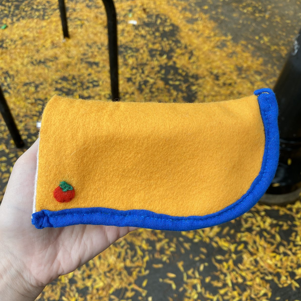 sammysavos's tweet photo. i made myself a glasses case! ⭐️🐈🍅🧿 https://t.co/c59v2jNQOv