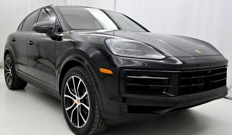AutoCryptoClub's tweet photo. 🚗💨 For sale: 2024 Porsche Cayenne with only 19,043 miles! 🔥 Get it for just 1.9461 Bitcoin! Don’t miss out on this luxury ride! 🔑💰 

👉 Check it out: https://t.co/jUmqnrbcAG

#Porsche #Cayenne #Crypto #Bitcoin #LuxuryCars #ForSale\n https://t.co/6cFDmxNX7p