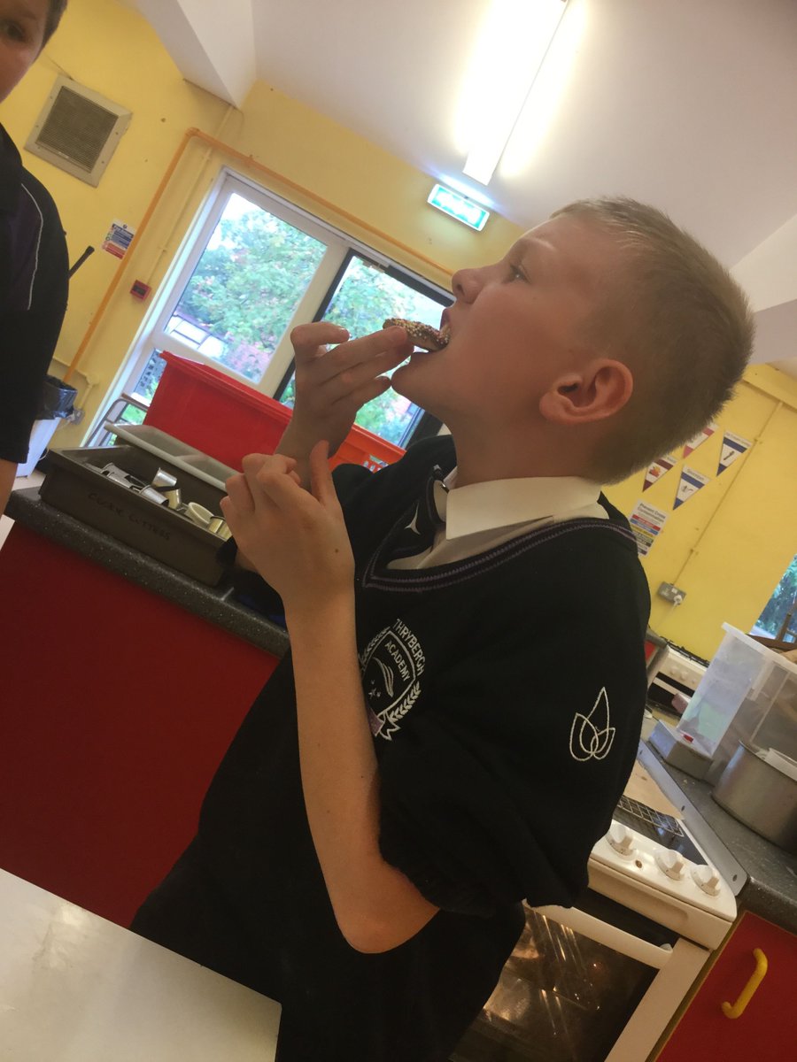 ThryberghAcad's tweet photo. 🍪 This week in Science Club, everyone made shortbread! We ventured down to Food Technology to test some skills, such as following instructions from a recipe card, teamwork and independent work. 

Read the full story here 👉 https://t.co/ciQVfLSg1W https://t.co/kiCxrMC8EK