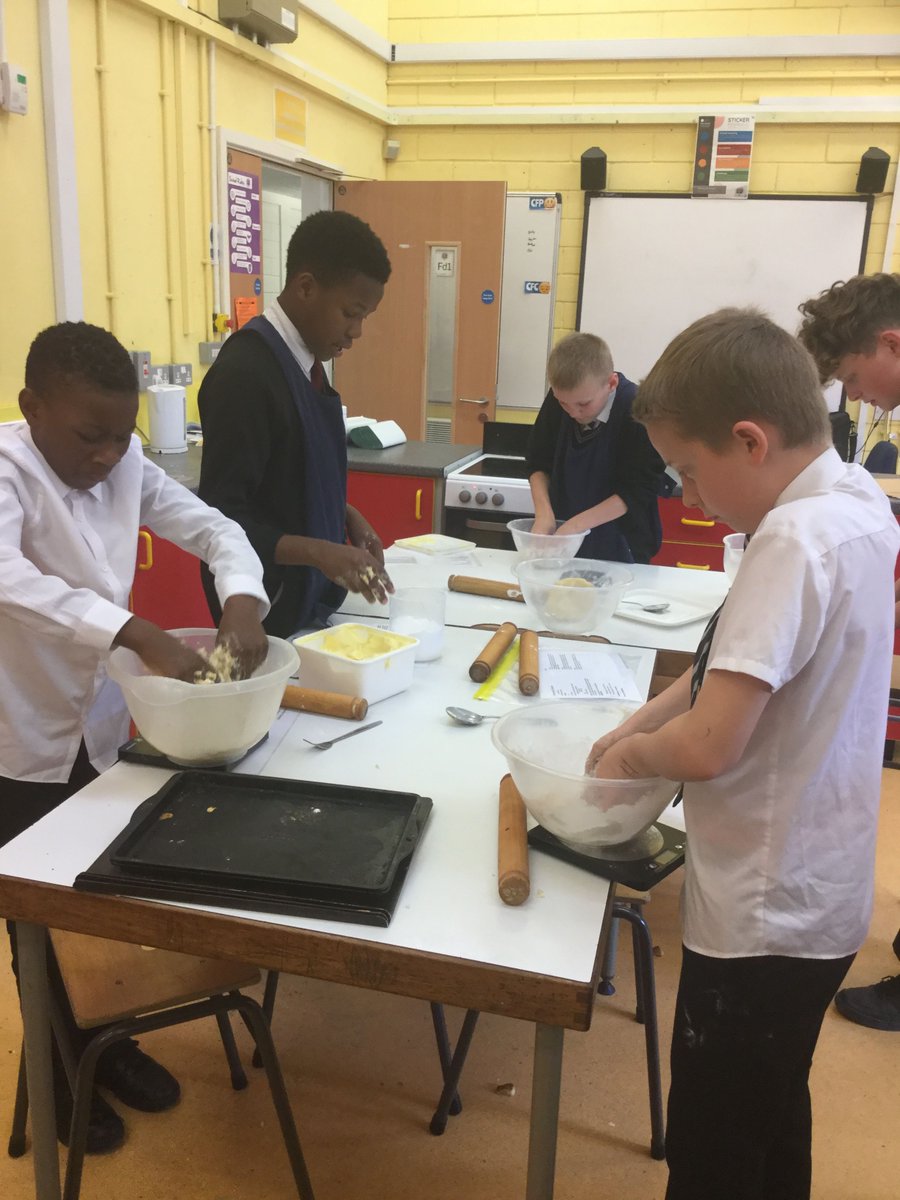 🍪 This week in Science Club, everyone made shortbread! We ventured down to Food Technology to test some skills, such as following instructions from a recipe card, teamwork and independent work. 

Read the full story here 👉 buff.ly/4dMVa2c