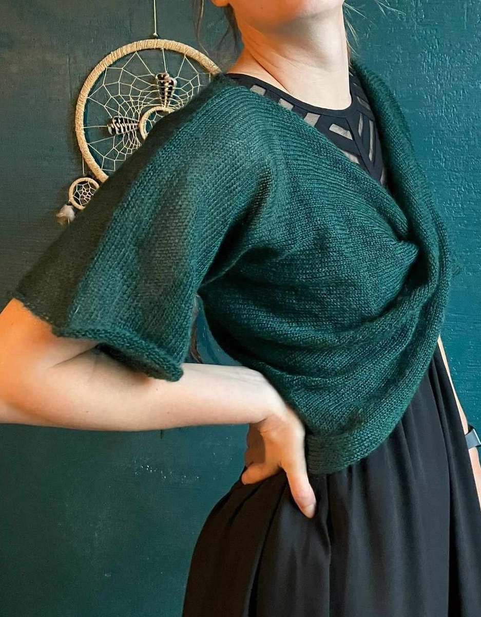 SuperSoftKnits's tweet photo. #Sale!
#SoftKnit #Sweater #CrossShrug #Cropped #Mohair #Silk #ShortSleeve #YogaSweater #DarkGreen #Twist #Bolero
https://t.co/uAxke2cczA https://t.co/ZLWyqM2vG1