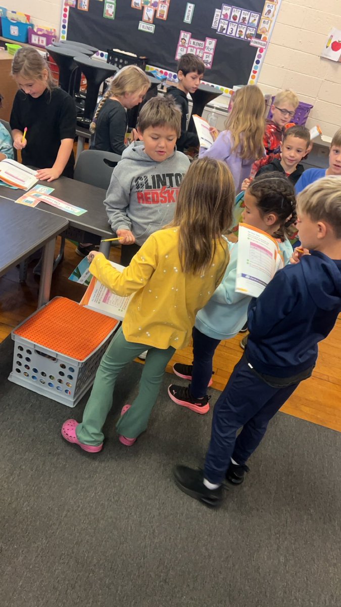 Kate Neigebauer CES tweet media