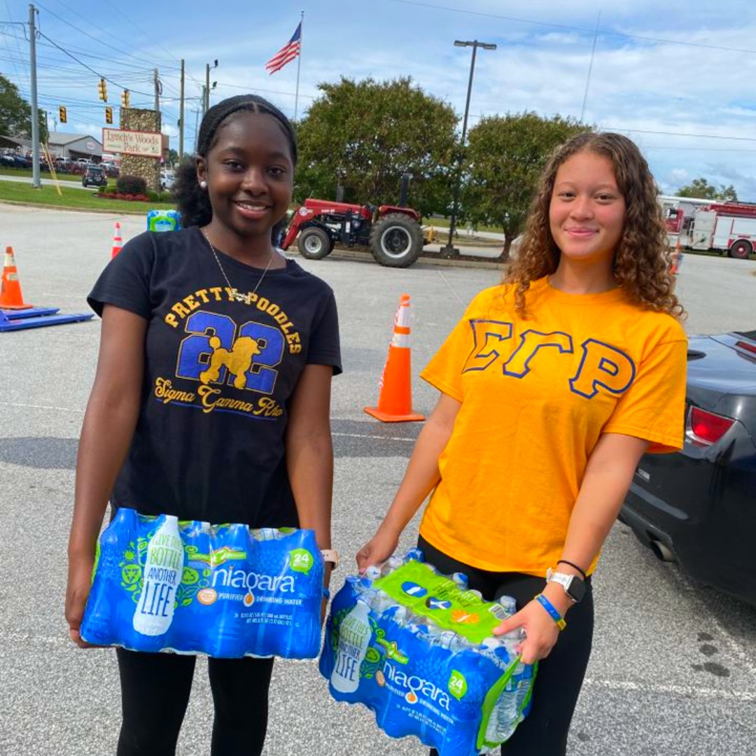 NewberryCollege's tweet photo. Beginning just hours after Hurricane Helene ripped through our region, the Wolves have stepped up to serve their neighbors on campus &amp; in the community. They have prepared meals, distributed water &amp; supplies, cleared debris, and lifted each other up.

Our. Students. Are. Amazing. https://t.co/LCEcXiwksa