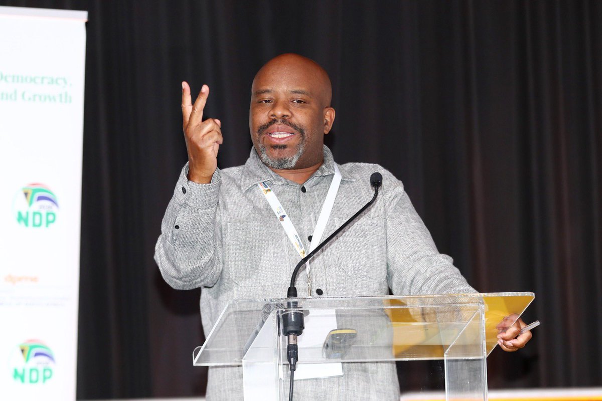 DpmeOfficial's tweet photo. Our Director General, Dr Robert Nkuna (@Mabuse01), has reaffirmed the importance of evaluations focused on outcomes, impact, & results.
He made the remarks today, 9 October 2024, at the closing plenary of the @SAMEA_ZA 9th Biennial Conference in Johannesburg.
#SameaConference https://t.co/7DBJ3hL24l