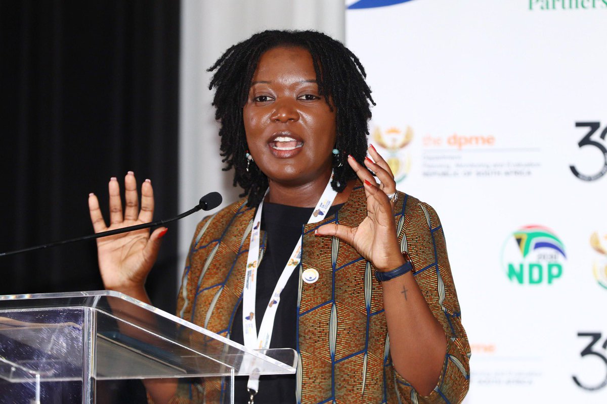 DpmeOfficial's tweet photo. Our Director General, Dr Robert Nkuna (@Mabuse01), has reaffirmed the importance of evaluations focused on outcomes, impact, & results.
He made the remarks today, 9 October 2024, at the closing plenary of the @SAMEA_ZA 9th Biennial Conference in Johannesburg.
#SameaConference https://t.co/7DBJ3hL24l