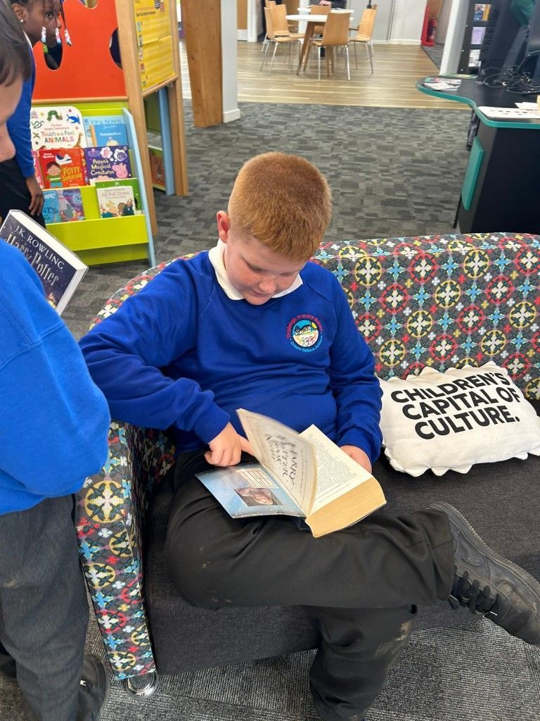 📚 This week, Y4/5 really enjoyed their visit to Mowbray Garden Library! They toured the library, and even got to check out a library book using their new library cards, and then got some time to read their own books.

They had such a fantastic time, well done everyone! 😊👏