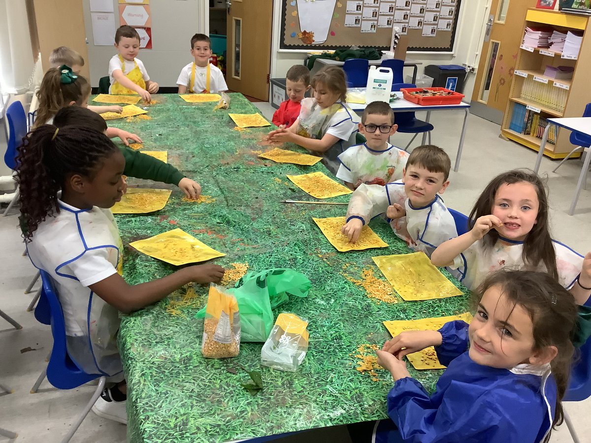 MrMcCabe62's tweet photo. @broadwayjuniors Class 3JM have been busy using natural materials and dried foods to create a textured cave wall representation for our prehistoric art😀 https://t.co/uOKPuT7Tp7