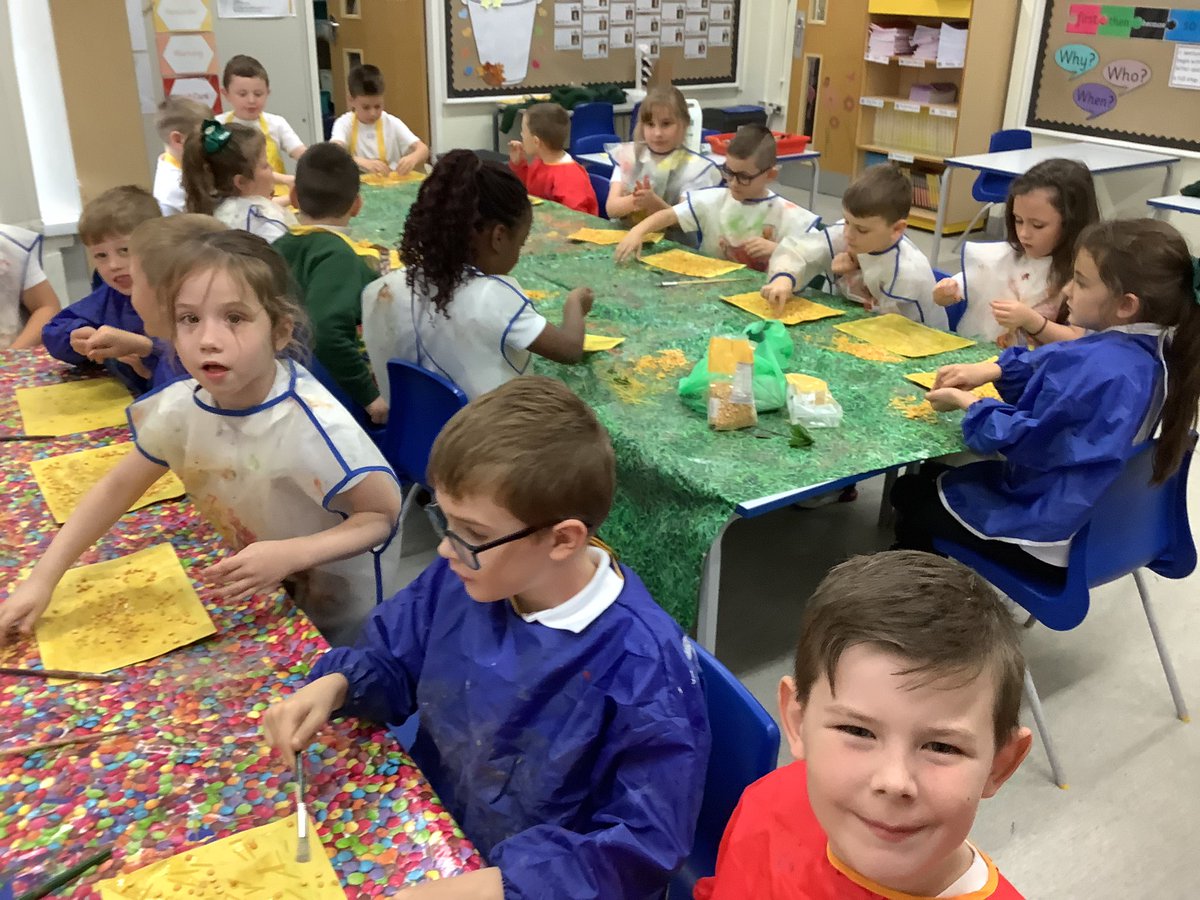 MrMcCabe62's tweet photo. @broadwayjuniors Class 3JM have been busy using natural materials and dried foods to create a textured cave wall representation for our prehistoric art😀 https://t.co/uOKPuT7Tp7