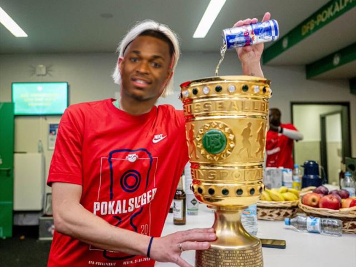 Kris_21_'s tweet photo. @martin_kcr @NickSVB Hier dings, nicht mitbekommen? https://t.co/ly3iruegiQ