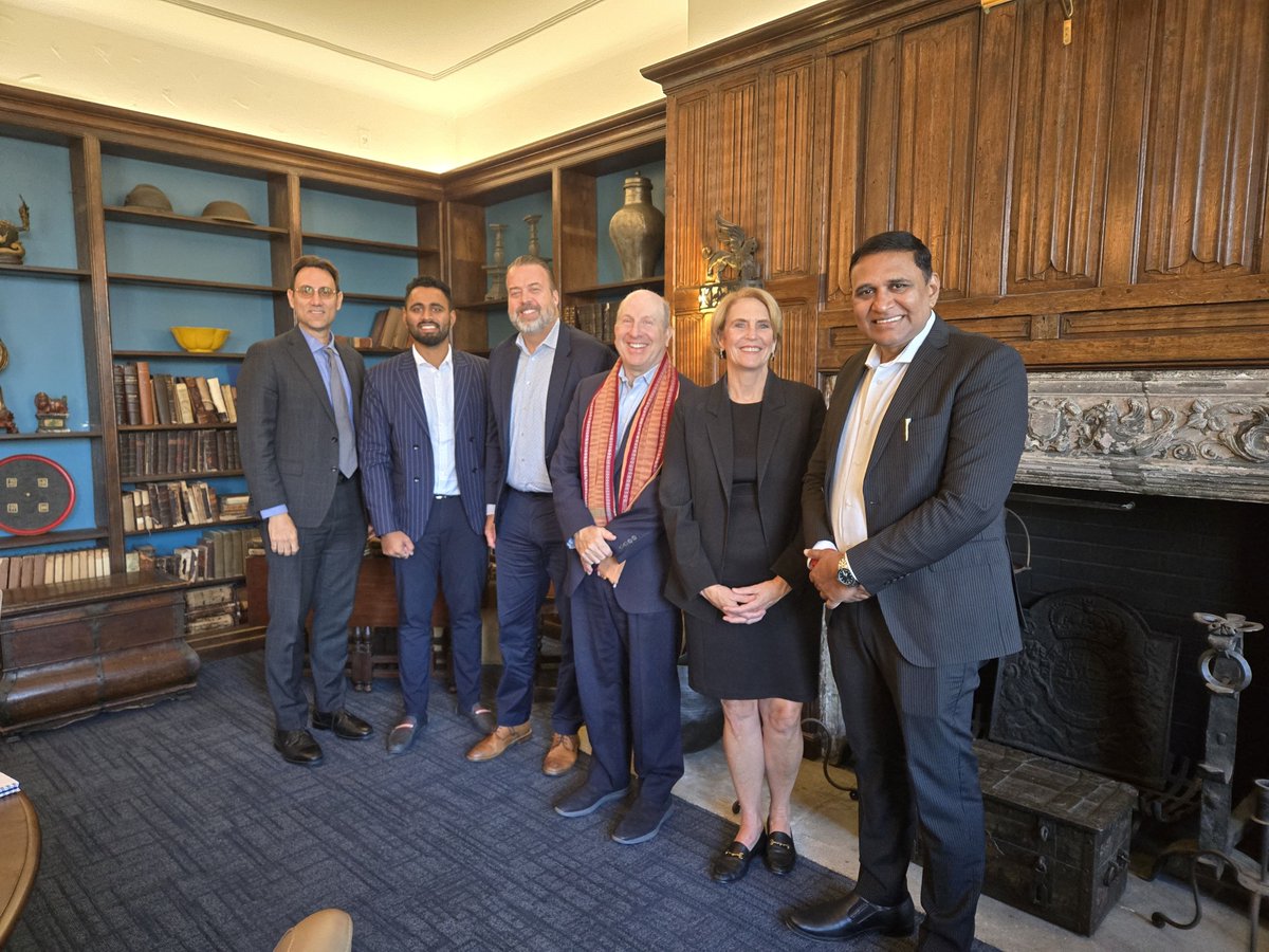 iamdmkrishna's tweet image. It was a privilege meeting President Marvin Krislov of Pace University and his team on campus. We had a very fruitful discussion on collaboration with Krishna Vikash Group of Institutions and extended an invitation for them to visit our campus.

#krishnavikash #paceuniversity