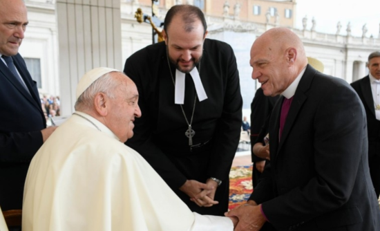 Papa Francesc: “La unitat de l’Església és entre persones i no es fa al voltant d’una taula, sinó en la vida” dlvr.it/TF92vL