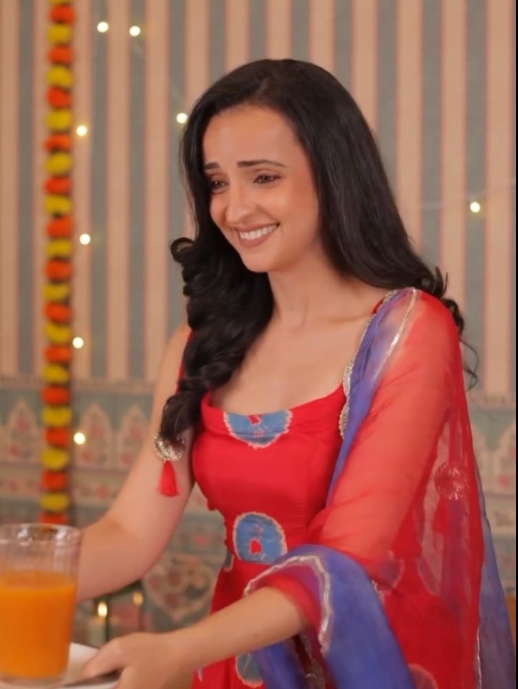 ganigameena's tweet photo. My #SunShind โฃ๏ธ๐ซ
#SanayaIrani https://t.co/PekB3XNLyD