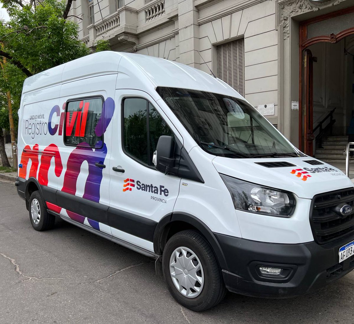 Negro1918's tweet photo. 🚐Más unidades móviles para llegar a todo territorio provincial.
🛣En cada barrio, paraje, zona rural, el @gobsantafe garantiza a cada Santafesino el acceso al DNI 🪪 https://t.co/x9T4bgVXfg