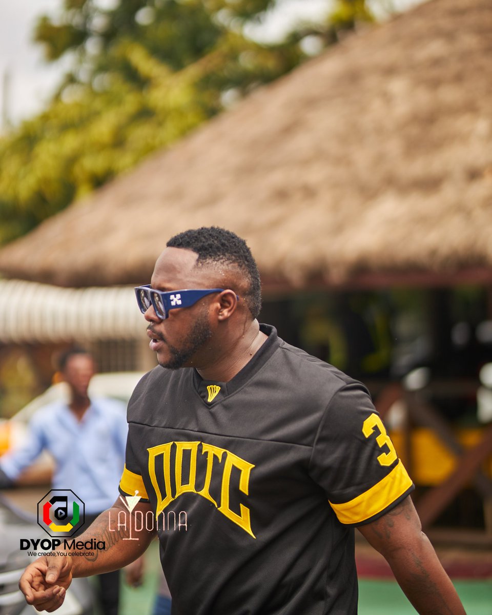 kay_Brown_ (@sarfo_gideon_) on Twitter photo <a href="/shattawalegh/">SHATTA WALE</a> <a href="/shattawalegh/">SHATTA WALE</a> my brother <a href="/Saforo_1/">Sylvester Sarfo🇬🇭</a> is very Good and he has always wanted to be your photographer since day one <a href="/shattawalegh/">SHATTA WALE</a> <a href="/shattawalegh/">SHATTA WALE</a> my brother <a href="/Saforo_1/">Sylvester Sarfo🇬🇭</a> is very Good and he has always wanted to be your photographer since day one