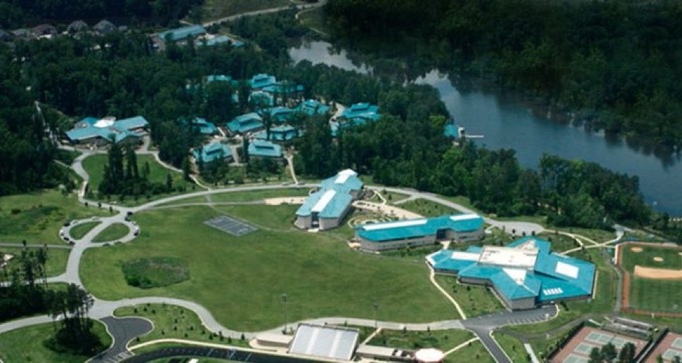 Maga4liberty's tweet photo. A $50 million FEMA facility for Illegals with a 800 bed capacity is sitting EMPTY and is right down the road from Asheville in Greensboro! Why isn't this place being used for the people who actually need it? https://t.co/hbyfUO6QeD