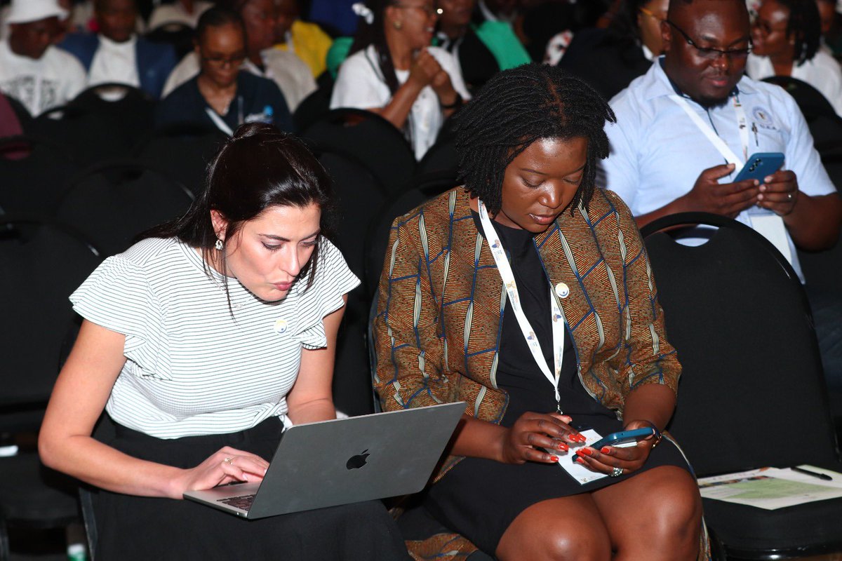 DpmeOfficial's tweet photo. @Mabuse01 @GovernmentZA @thedpsa @thensgZA @busani_ngcaweni @iangoldmansa @Dayal70 @CarinVanZyl @IFADeval @eval_gpf Dr Nkuna also urged delegates - including M&E practitioners, government officials, donors, researchers, policymakers, and leading experts - to enhance collaboration in addressing societal challenges and building a better ๐ฟ๐ฆ , Africa, and the ๐.
#SameaConference https://t.co/4OVfOgMvXc