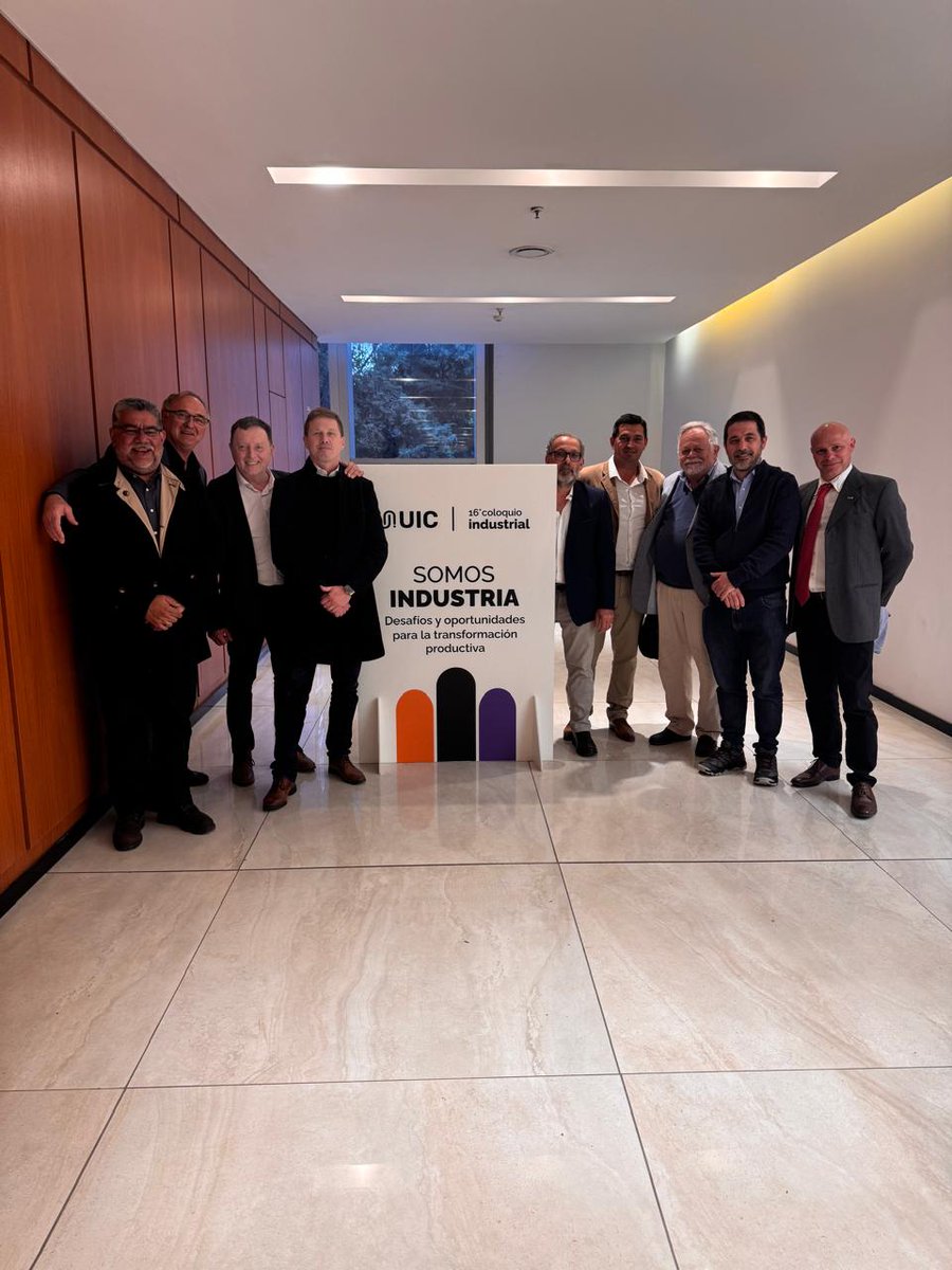 CIIECCA estuvo en el 16° Coloquio Industrial sobre "Desafíos y oportunidades para la transformación productiva". Hubo más de 700 asistentes, incluyendo líderes de la industria y autoridades. Destacaron el Gobernador Llaryora y otros referentes. 👥 #ColoquioIndustrial