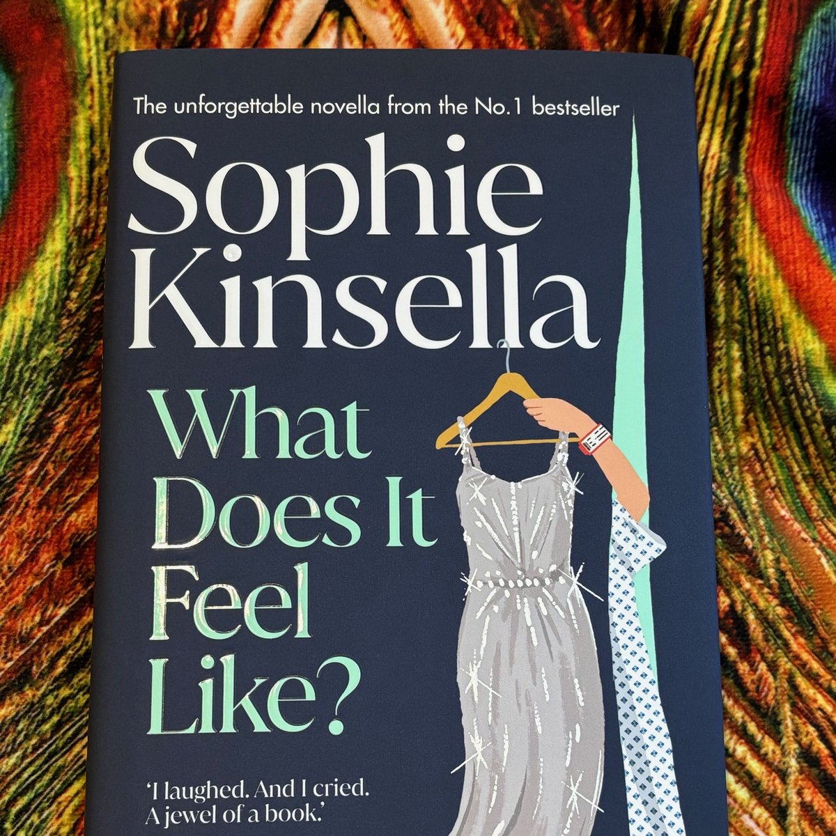 SheriseHobbs's tweet photo. Thank you @AramintaWhitley and @marinadepass for my gorgeous copy of #WhatDoesItFeelLike by the wonderful @KinsellaSophie - I have read every one of her books and am looking forward to reading Eve's story. https://t.co/lLdM2IVpOF