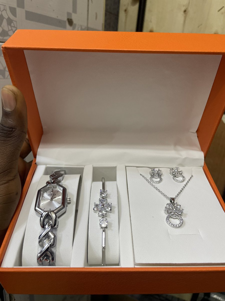 linkupkay's tweet photo. JEWELRY SET 

GHc 350.00

KINDLY REPOST https://t.co/Y0zKKz8PiB
