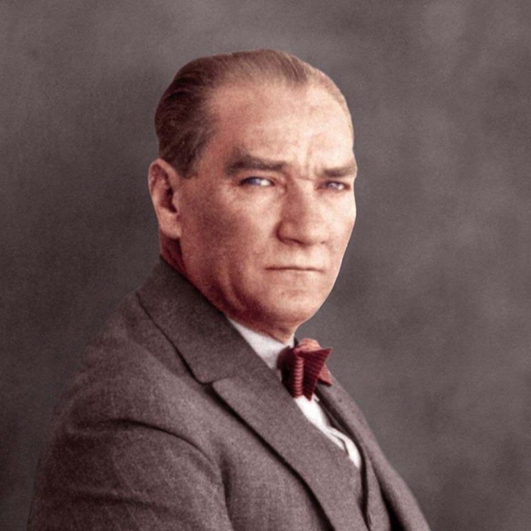 bpthaber's tweet photo. Paris Trabzonlular Derneği, Fransa'daki ilk Mustafa Kemal Atatürk büstünü diktirecek. https://t.co/pDmEV3382D