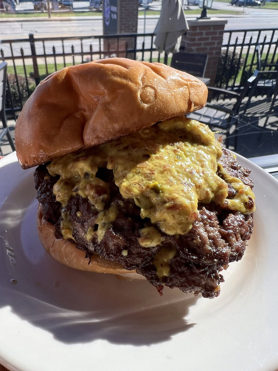 Wednesday limited feature is a double smash burger with a melted candied jalapeno &amp; bacon cream cheese! 

@stonebrewing Ruination IPAs are $5 all day! 

Want one?? 🙌🏼🙌🏼 ➡️Give us a call!  724-935-9870