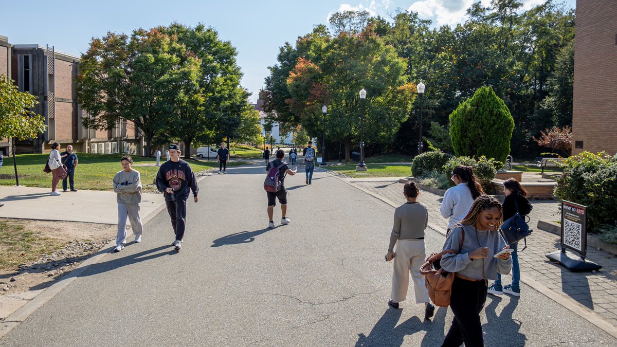 montclairstateu's tweet photo. #RedHawkCountry understood the assignment ππ
Fall is here serving βsweater weatherβ & cozy vibes. https://t.co/Y8in2JMN9Y