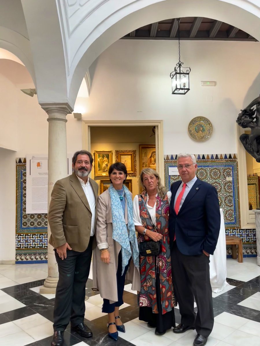 NuriaBarreraBel's tweet photo. Presentada hoy en la Casa Fabiola la nueva agenda solidaria de la @ContraCancerSEV ilustrada este año por mi querido amigo Javier Jiménez Sánchez-Dalp.
Colaboremos todos, así invertimos en investigación.

#agendasolidaria #aecc #sevillahoy #yomecuro #elrosamasqueuncolor https://t.co/wjLl4TQxeS