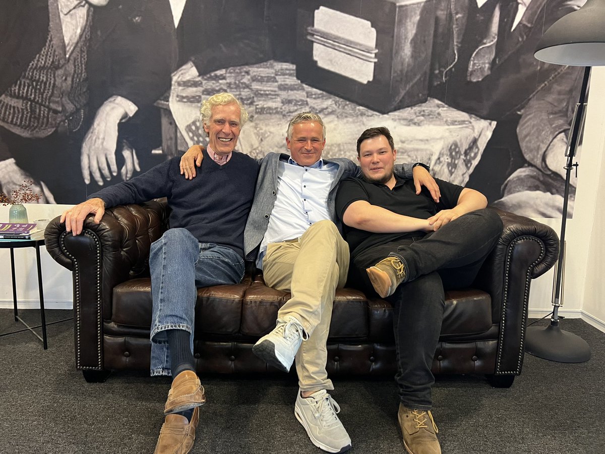 Op de bank bij @sportsradionl Wat een leuk gesprek vanmiddag bij Frank van den Wall Bake &amp; Robert Denneman. Dank aan beiden.