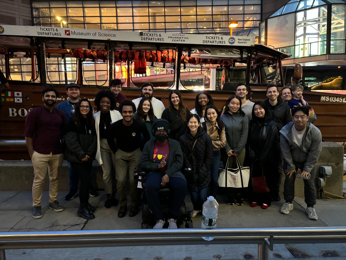 RealMoralityLab's tweet image. The lab went to downtown Boston for a duck tour and dinner to say a bittersweet goodbye to our beloved postdoc @GordonKraftTodd! Thank you Gordon for being such an amazing presence in our lab over the past five years—we will miss you so much!❤️