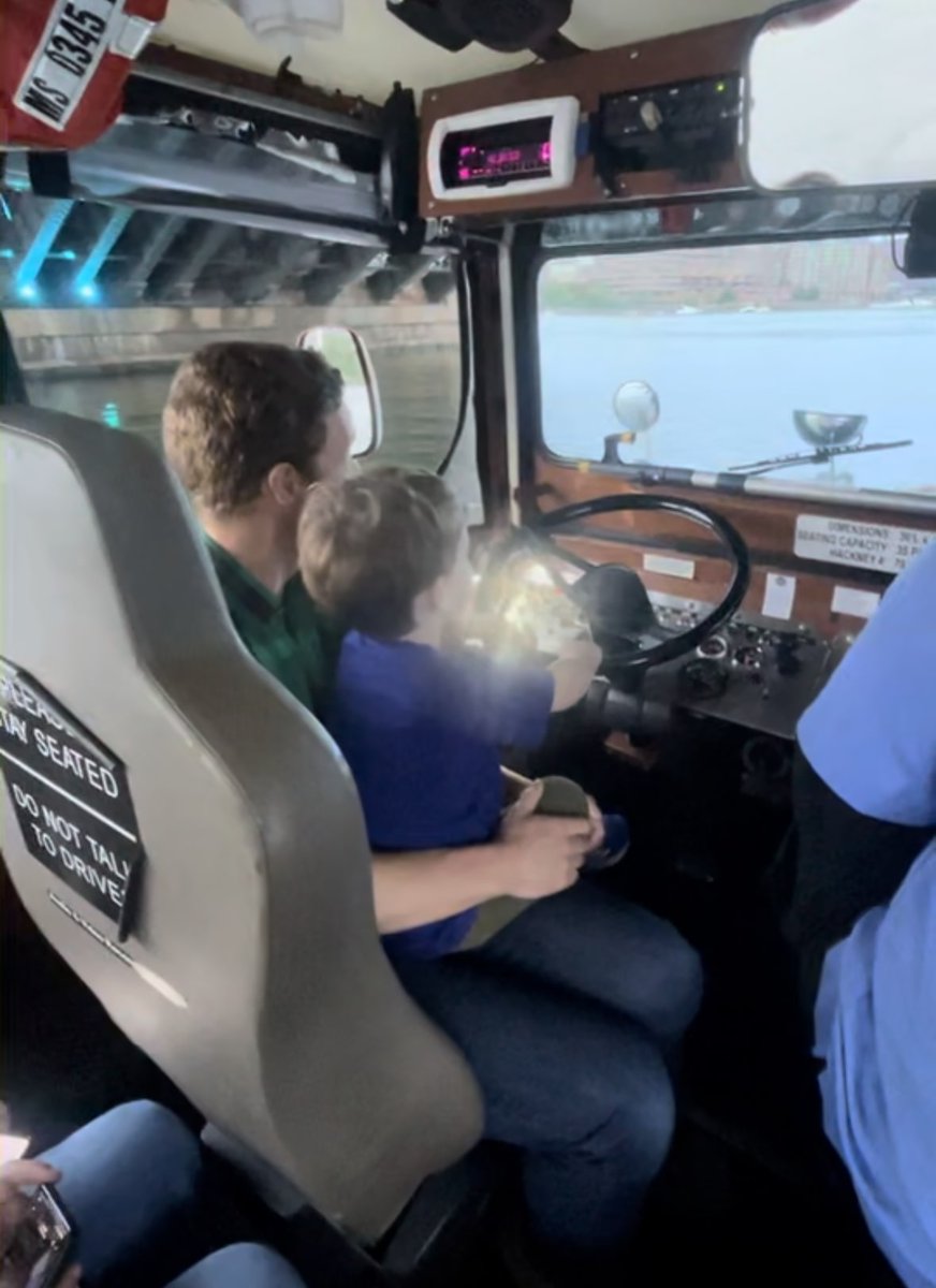 RealMoralityLab's tweet image. The lab went to downtown Boston for a duck tour and dinner to say a bittersweet goodbye to our beloved postdoc @GordonKraftTodd! Thank you Gordon for being such an amazing presence in our lab over the past five years—we will miss you so much!❤️