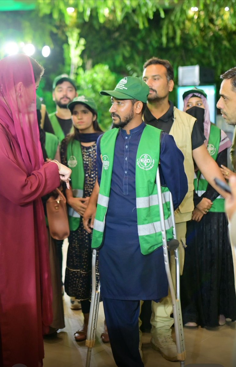 MaryamNSharif's tweet photo. Another star among the 500 who got paid internship in Punjab Government, Environment department today. So happy for him ❤️ https://t.co/8HxYX1hSIq
