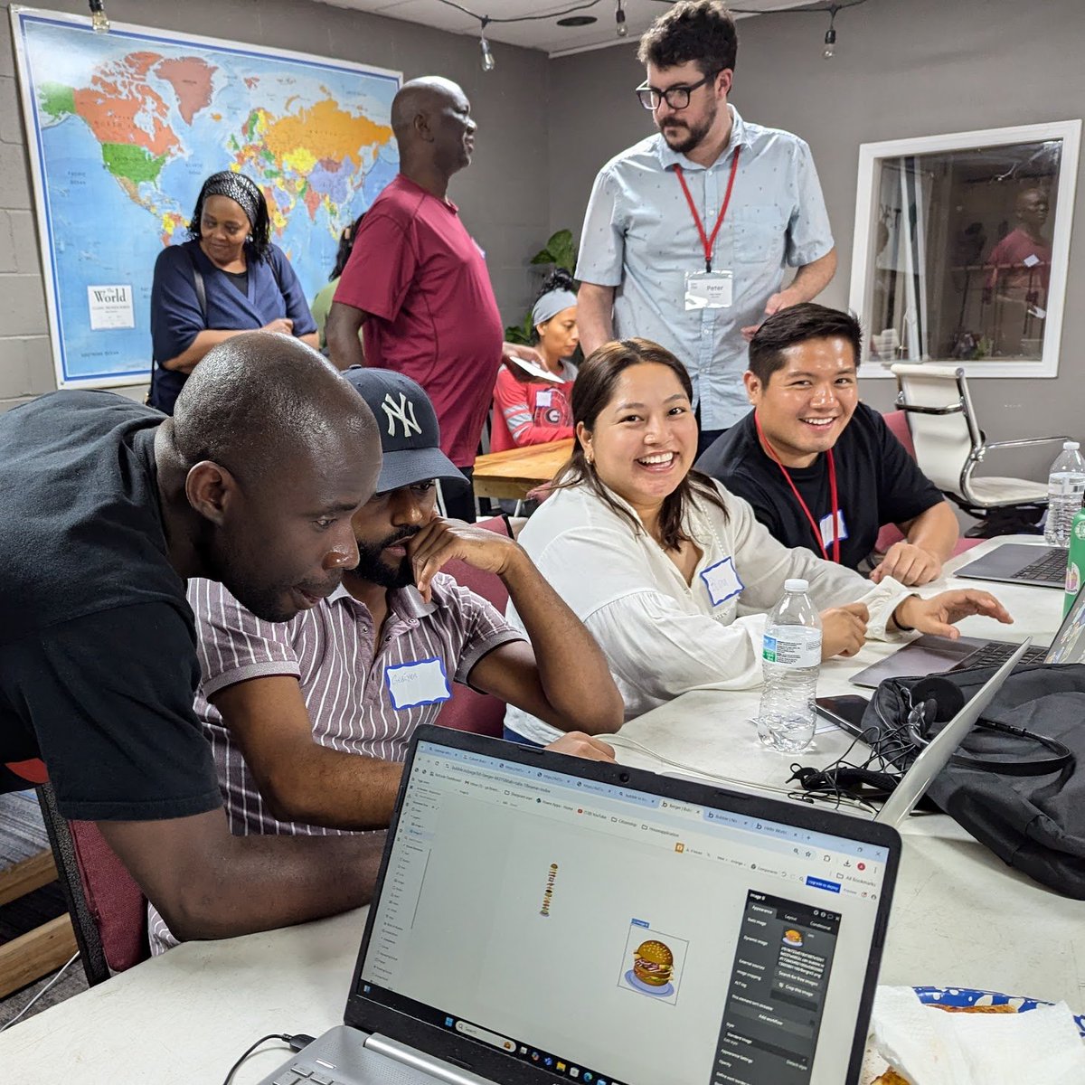 refcode_tweets's tweet image. A community of people from around the world, joining together in Atlanta to learn @bubble. Thanks to our volunteers for all the patience, care, and talent that you give for free!