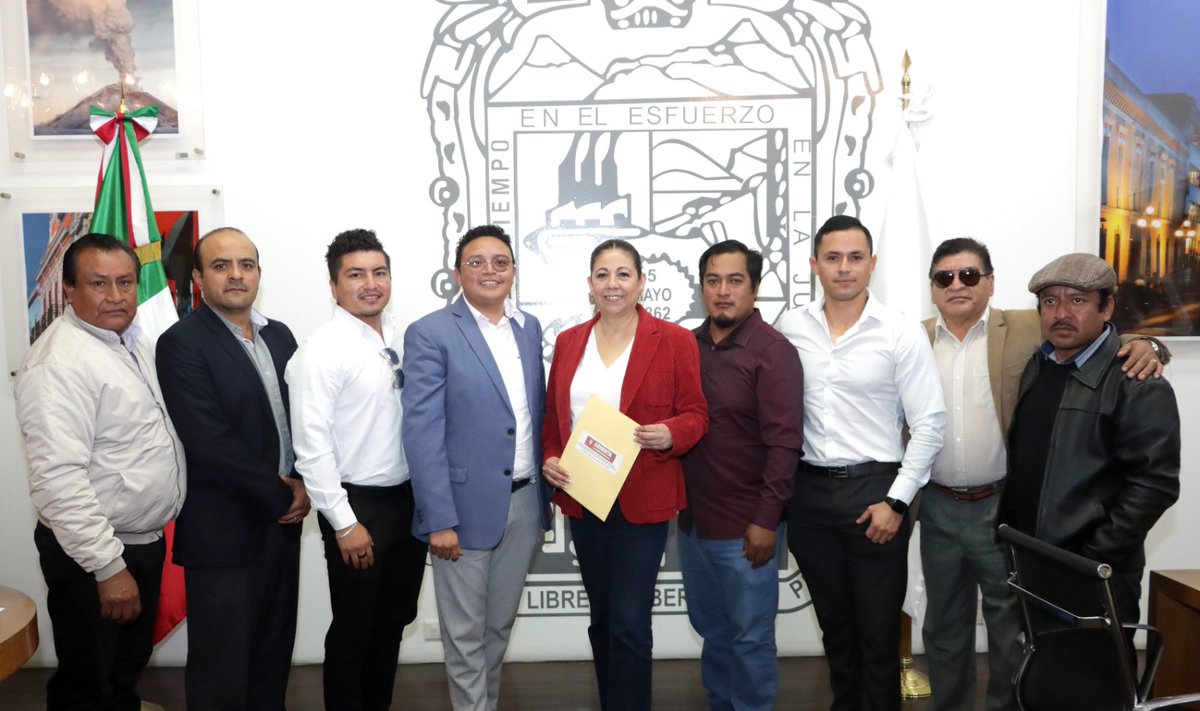 Enorme gusto al presentar la Reforma a la "Ley de coordinación hacendaria del Estado de Puebla y sus municipios" en materia de participaciones a Juntas Auxiliares. 
Agradezco a la diputada <a href="/artemisa_laura/">Laura Artemisa Oficial</a>  presidenta de la #JUGOCOPO por la recepción y cálido recibimiento.