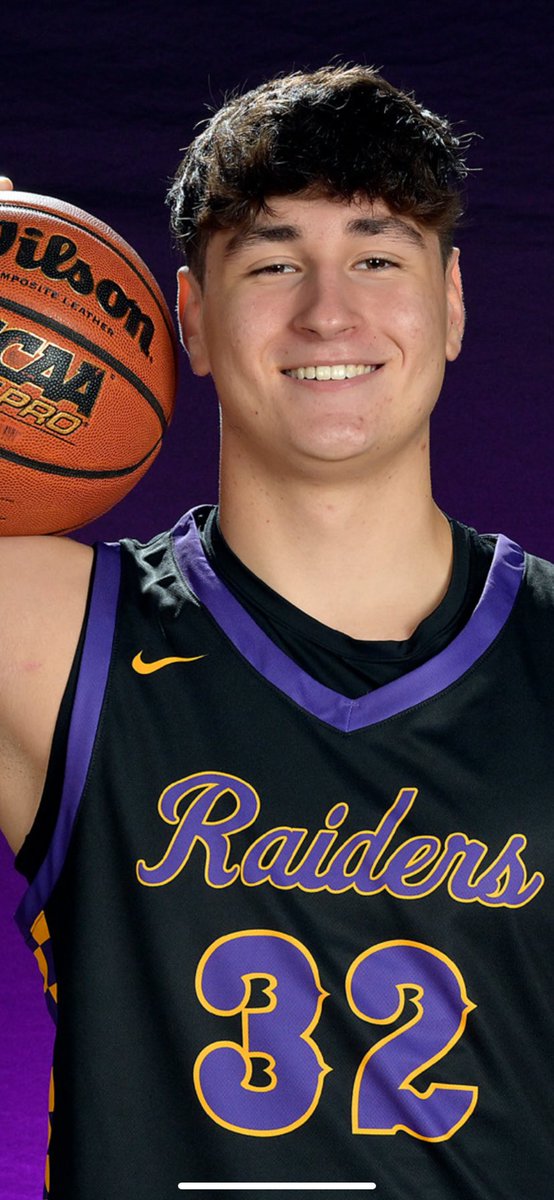BreakdownUSA's tweet photo. At 5:30pm at the Dec 7th Tip Off Classic we get a chance to see the top seniors in the state go head to head!

It’s Clemson committed @ChaseThompson25 and #3AAA Alexandria 

🆚

Notre Dame committed @TommyAhneman and #2AAAA @CDHRaiderBall https://t.co/aeuUOw0OQx