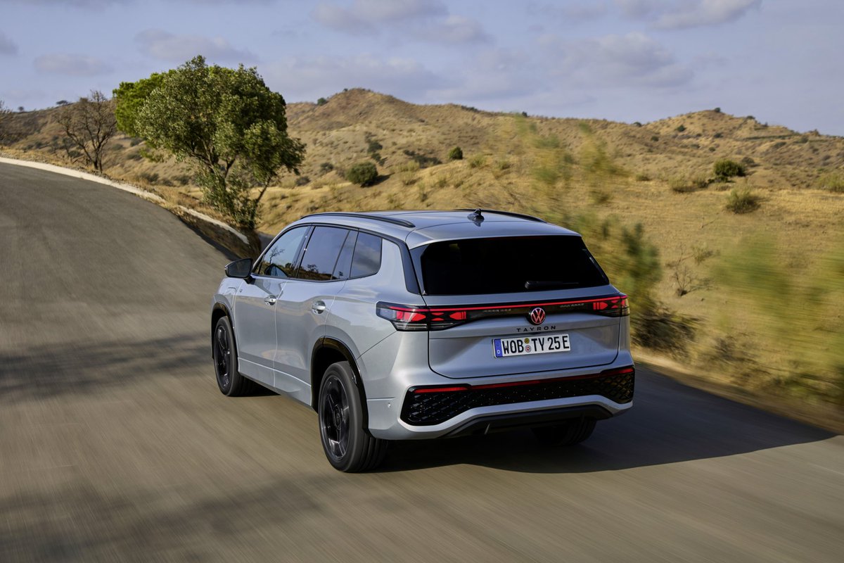 NurvilVW's tweet photo. Noul Tayron. #premieramondiala #Volkswagen #VWTayron #SUV https://t.co/4MhupRDUK4