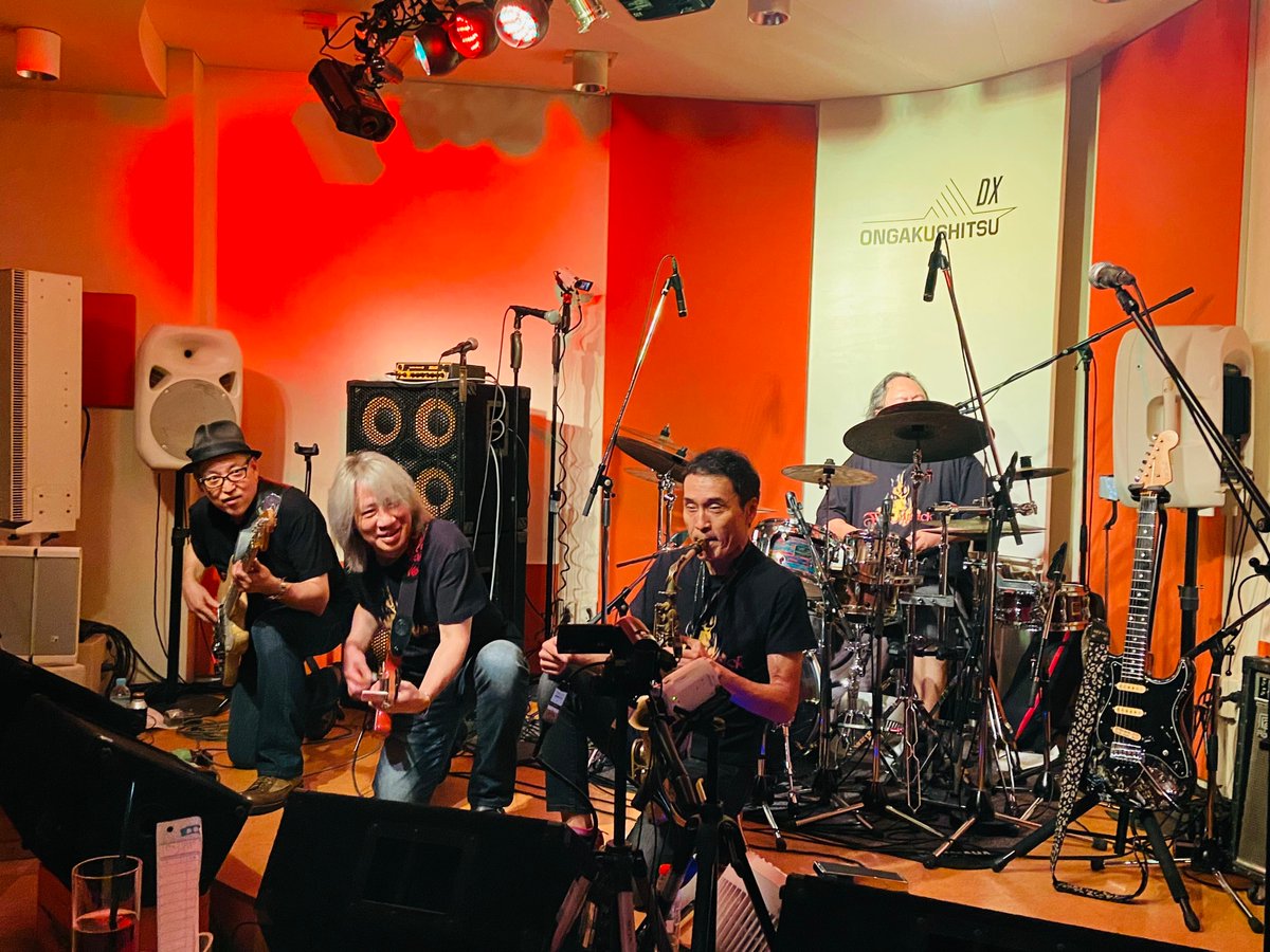 beckyli_inferno's tweet image. ブログ投稿しました。Fire Attackライブtokyudenen.exblog.jp/34190365/
期限が切れた愛の入場券ならぬ愛の定期券で、エンドレスにいっちゃうよっ🤣激アツファンクに大爆笑のトークとコール＆レスポンス🎤
#FireAttack #渡辺ファイアー #アタック松尾 #石川俊介 #村上広樹 #音楽室DX