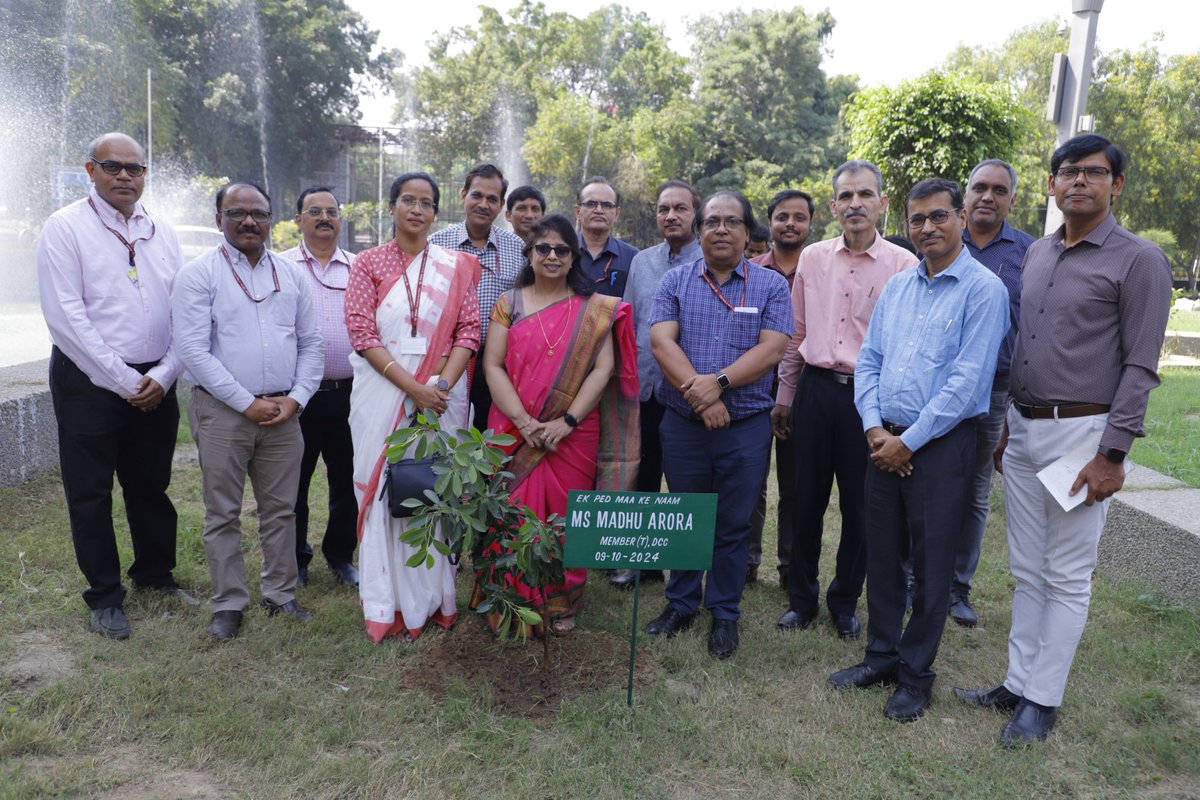 NTIPRIT_DOT's tweet photo. Member-T, DCC, Ms Madhu Arora today addressed the 2023 batch of OTs of ITS Grp A &amp; JTO Grp B. She urged OTs to be diligent, perseverant &amp; updated with tech as they'll have key role in shaping the telecom landscape. She also planted a sapling under 'Ek Ped Maa Ke Naam' https://t.co/Mr03QAuZor